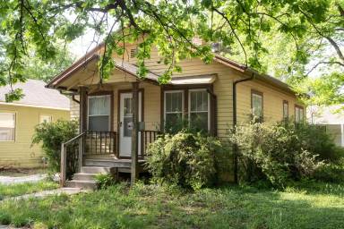 Main picture of 2832 E Elm St