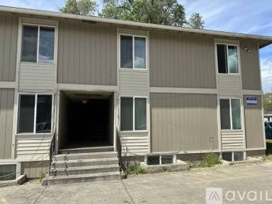 Main picture of 1520 W Clark St