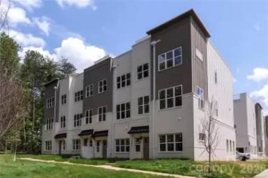 Main picture of 4004 Arivida Ln