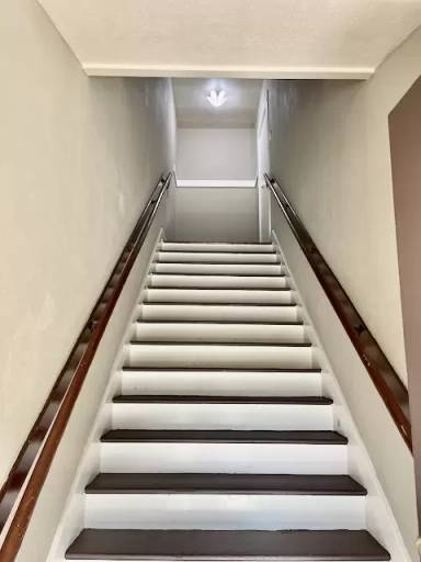 Main picture of 210 Falcon Ave