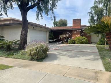 Main picture of 1736 Catalina Ave