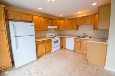 Main picture of 207 W Vine St