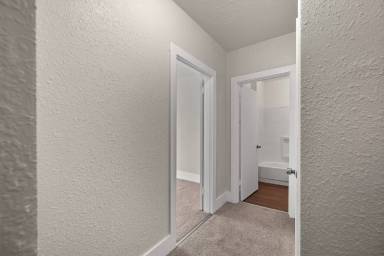 Main picture of 215 E 1st St