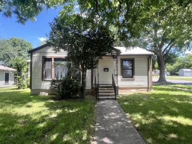 Main picture of 1519 S 43rd St