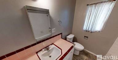 Main picture of 1739 N Alessandro St