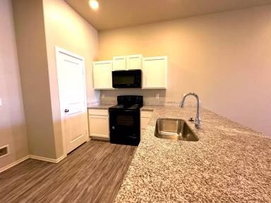 Main picture of 9414 Spirit Ave
