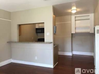Main picture of 401 E 7th St