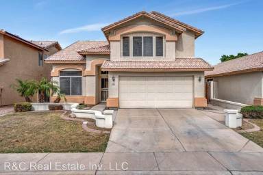Main picture of 1410 E Gary Dr