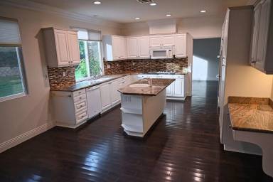 Main picture of 24589 Lola Ln