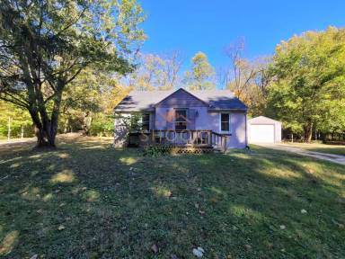 Main picture of 3930 Division Rd