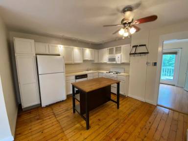 Main picture of 32-88 Mechanic St