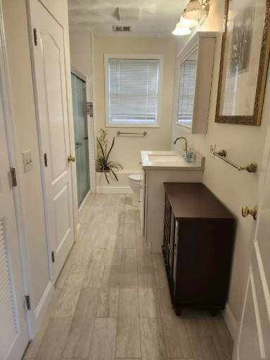 Main picture of 40 Eaton St