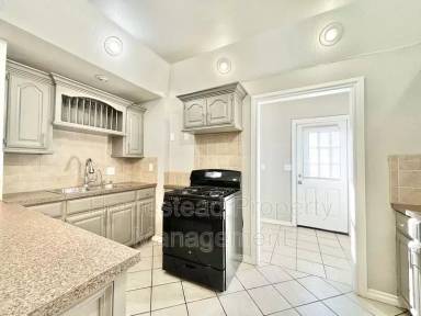 Main picture of 1503 N McKinley Ave