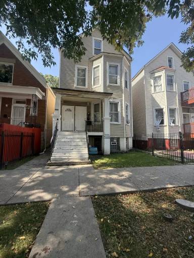 Main picture of 5434 S Laflin St