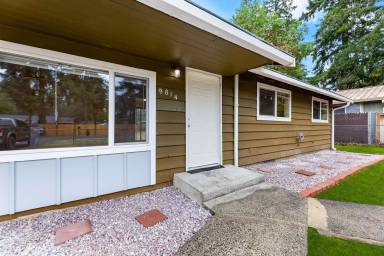 Main picture of 9814 Lawndale Ave SW