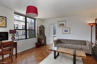 Main picture of 247 W 87th St