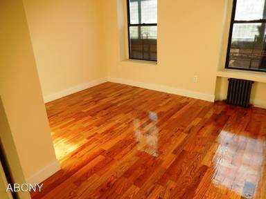 Main picture of 1121 Broadway