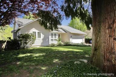Main picture of 4817 NE Holman St