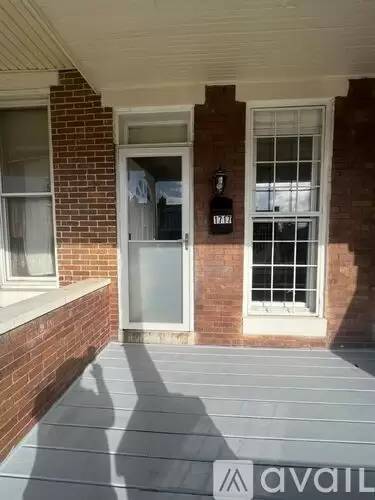 Main picture of 1717 N Pulaski St