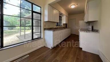 Main picture of 16 Hurricane Creek Rd