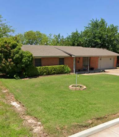 Main picture of 11 SW 50th St