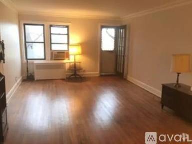 Main picture of 930 E 226th St