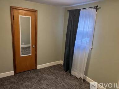 Main picture of 548 N 8th Ave