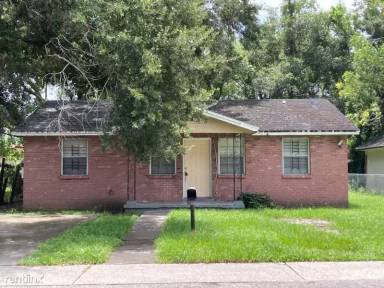 Main picture of 2605 E 26th Ave