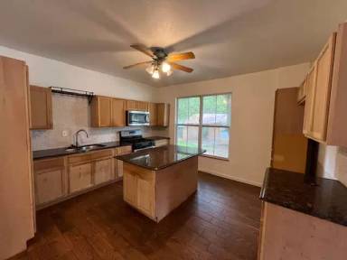 Main picture of 714 Searcy Ave
