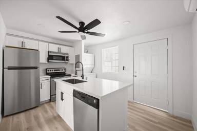 Main picture of 623 N 10th St