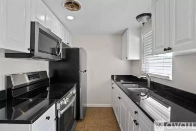 Main picture of 429 Milwaukee Ave