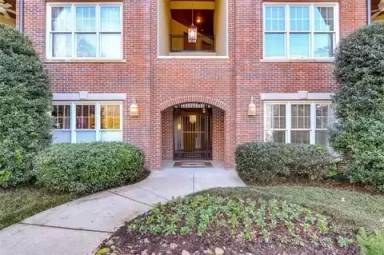 Main picture of 825 Highland Ln NE