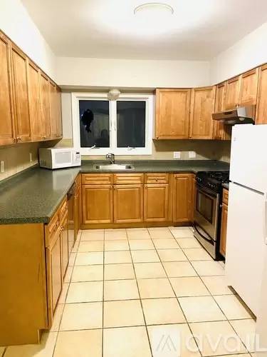 Main picture of 3534 Bell Blvd
