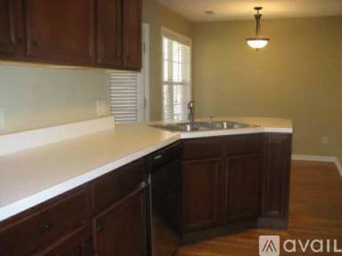 Main picture of 103 Warren Pl