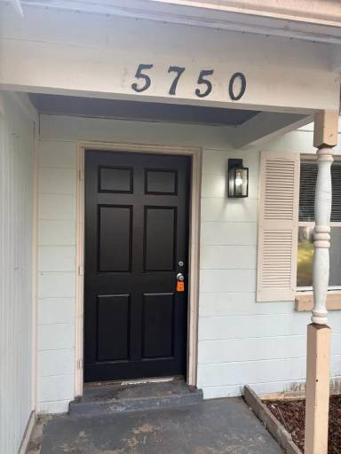 Main picture of 5750 Blackthorn Rd