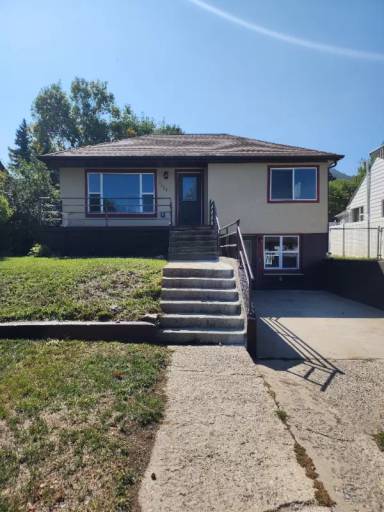 Main picture of 1227 Hauser Blvd