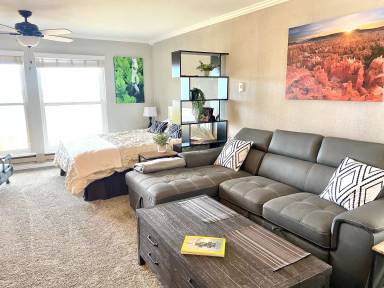 Main picture of 150 W Ridge View St