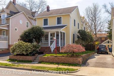 Main picture of 31 E Linden St