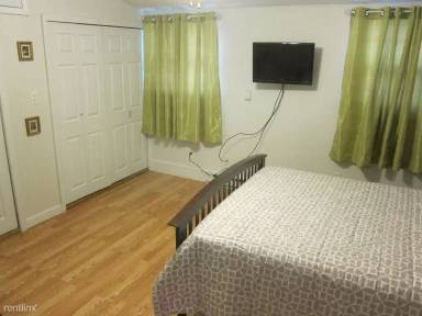 Main picture of 3559 Washington St