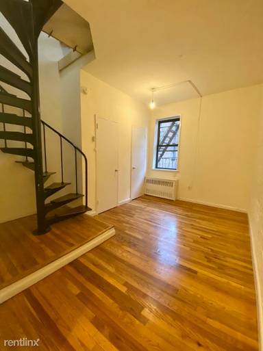 Main picture of 233 East 12th St