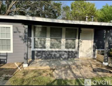 Main picture of 313 Hillcrest St