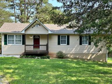 Main picture of 122 Petunia Rd