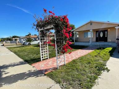 Main picture of 602 E Clara St