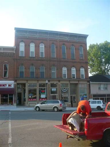 Main picture of 140 E Main St