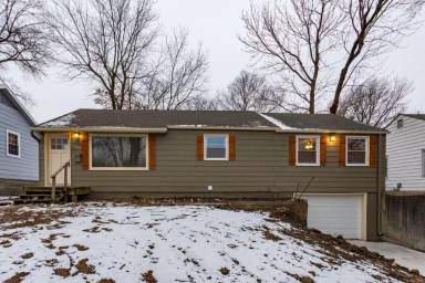 Main picture of 9132 Charlotte St