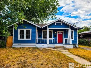 Main picture of 126 Uvalde St