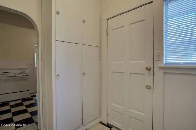 Main picture of 616 Oak St