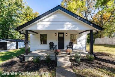 Main picture of 1025 E Thornton Dr