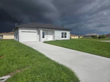 Main picture of 2305 Loraine Ave S