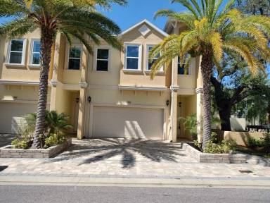 Main picture of 793 Grand Cypress Ct N